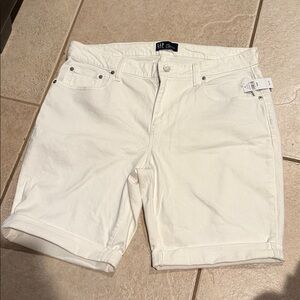 Gap 9" White Bermuda Denim Shorts Mid Rise NWT size 16